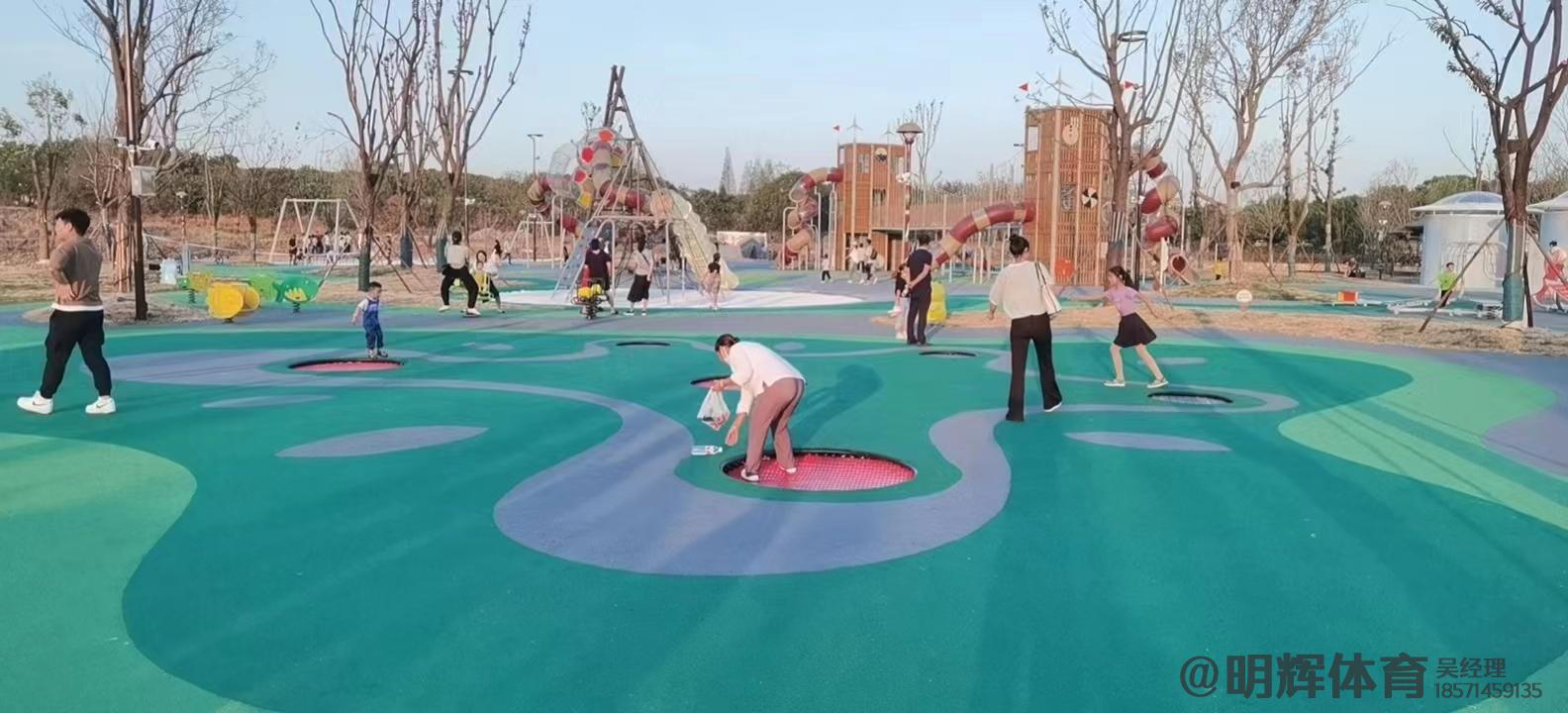 尼玛公园跑道是用什么材料做成的